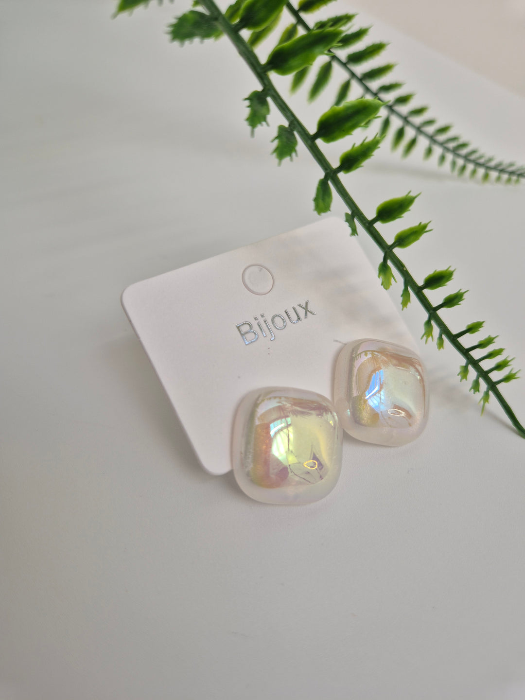 Mother of Pearl Earrings (Pierced)