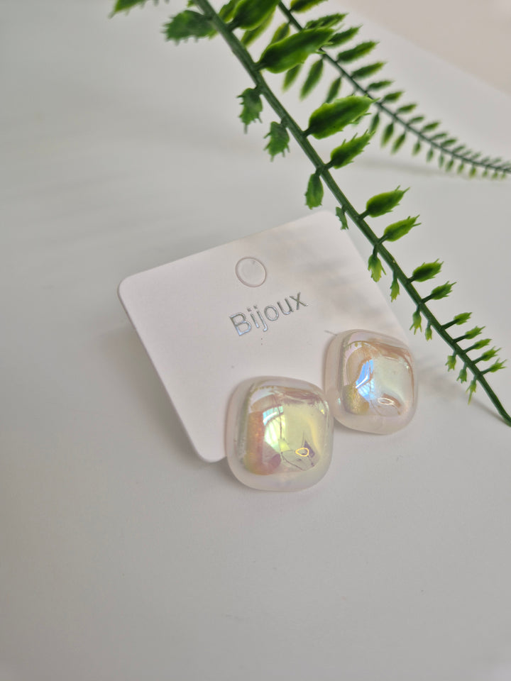 Mother of Pearl Earrings (Pierced)