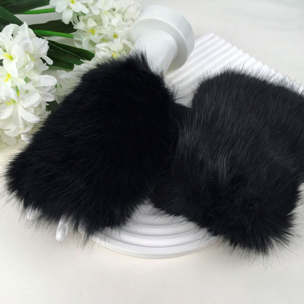 Oslo Faux Fur Fluffy Fingerless Gloves - Black