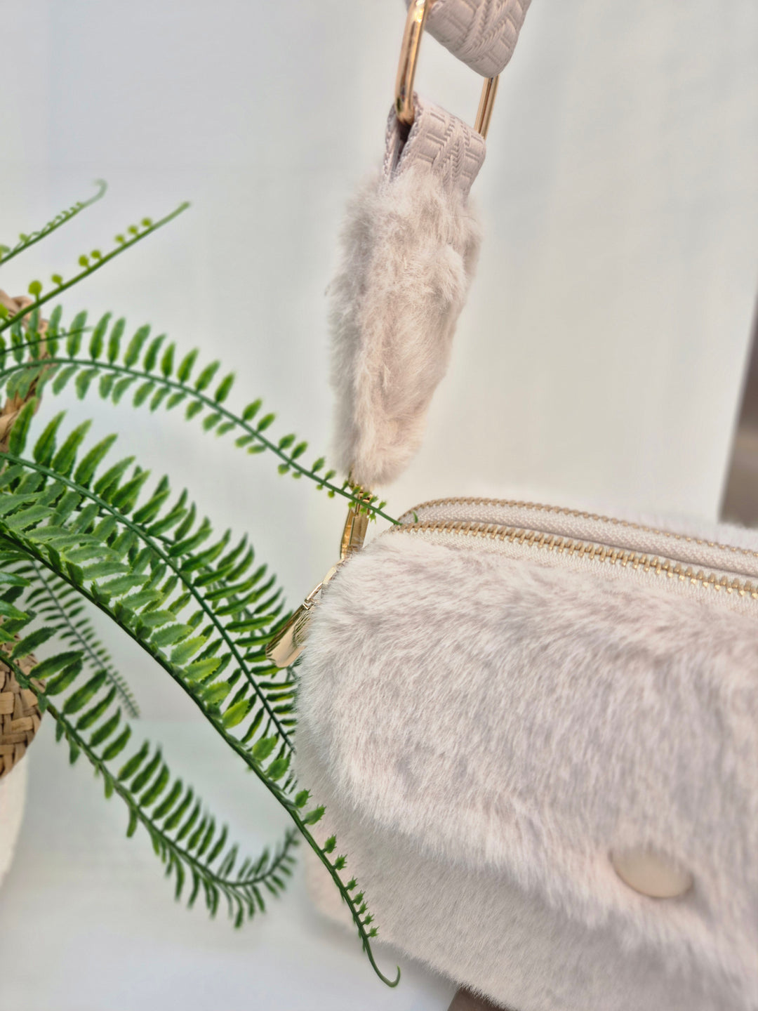 Oslo Faux Fur Bag - Latte