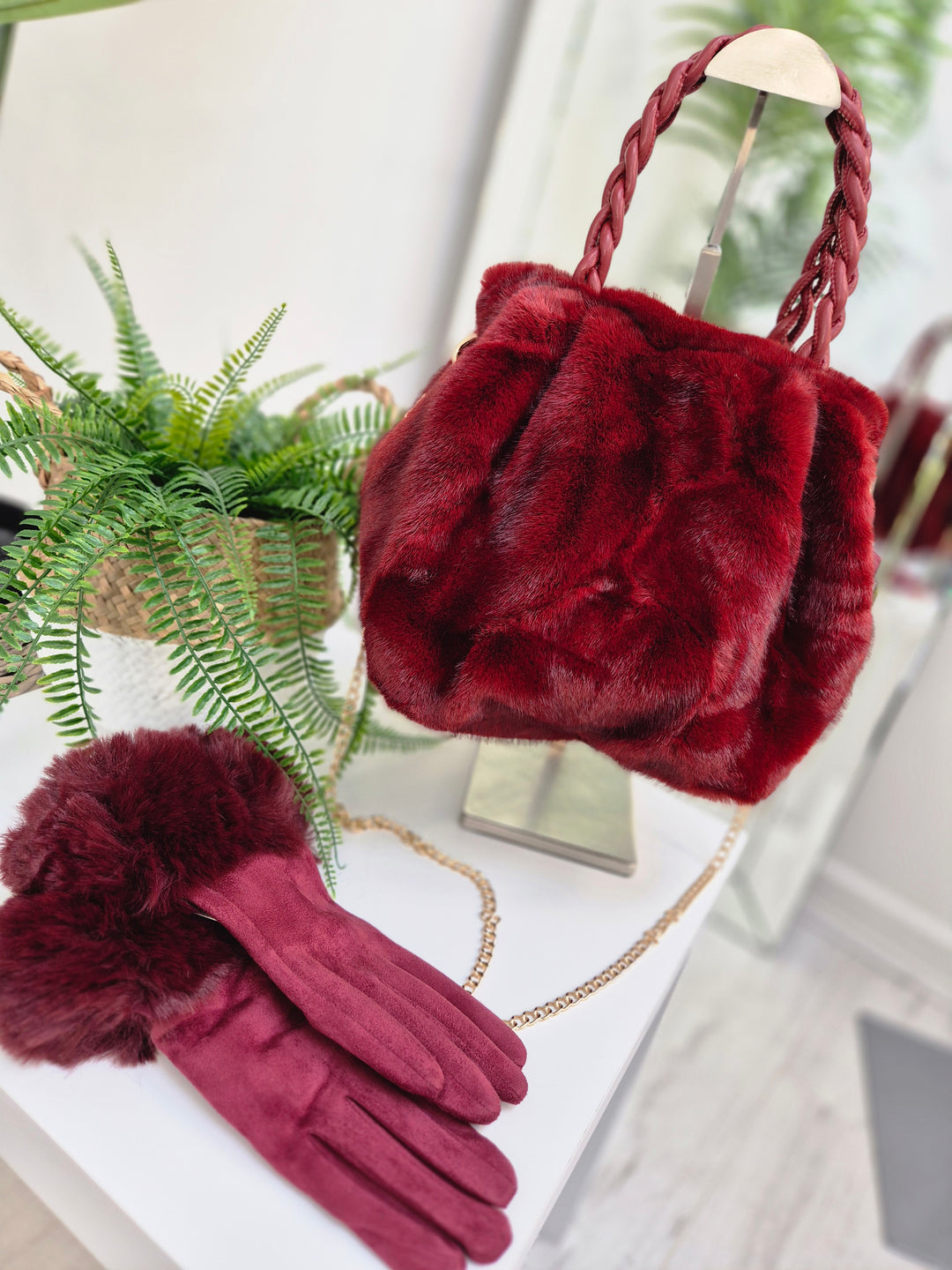 Oslo Gloves with Faux Fur - Wine