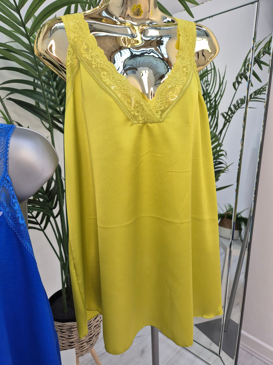 Linzi Lace Cami Top (Curvy) - (choose your Colour)