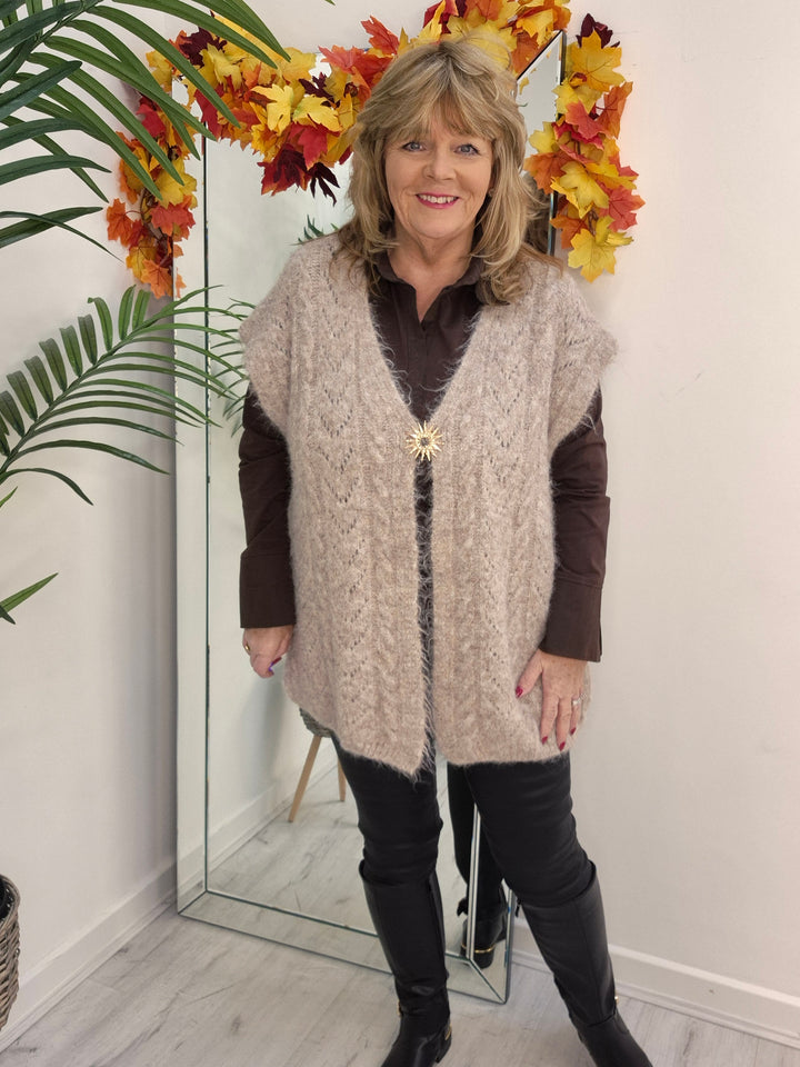 Vermont Super Soft & Fluffy Waistcoat (Oversized, fits from Size 16 up to Size 20/22) - Mochaccino
