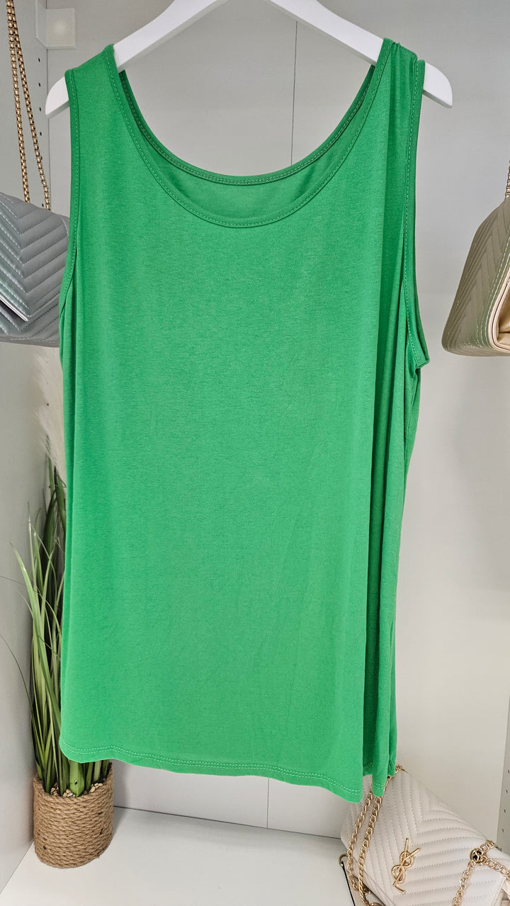 Basic Vest Tops (choose your Colour) (fits from Size 14/16 to Size 20)