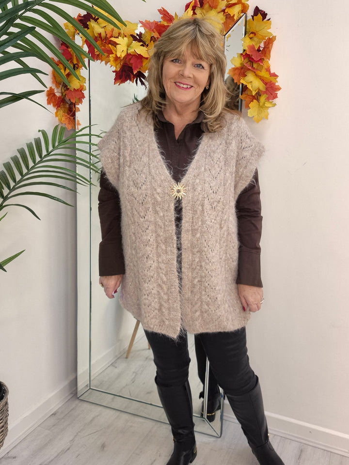 Vermont Super Soft & Fluffy Waistcoat (Oversized, fits from Size 16 up to Size 20/22) - Mochaccino
