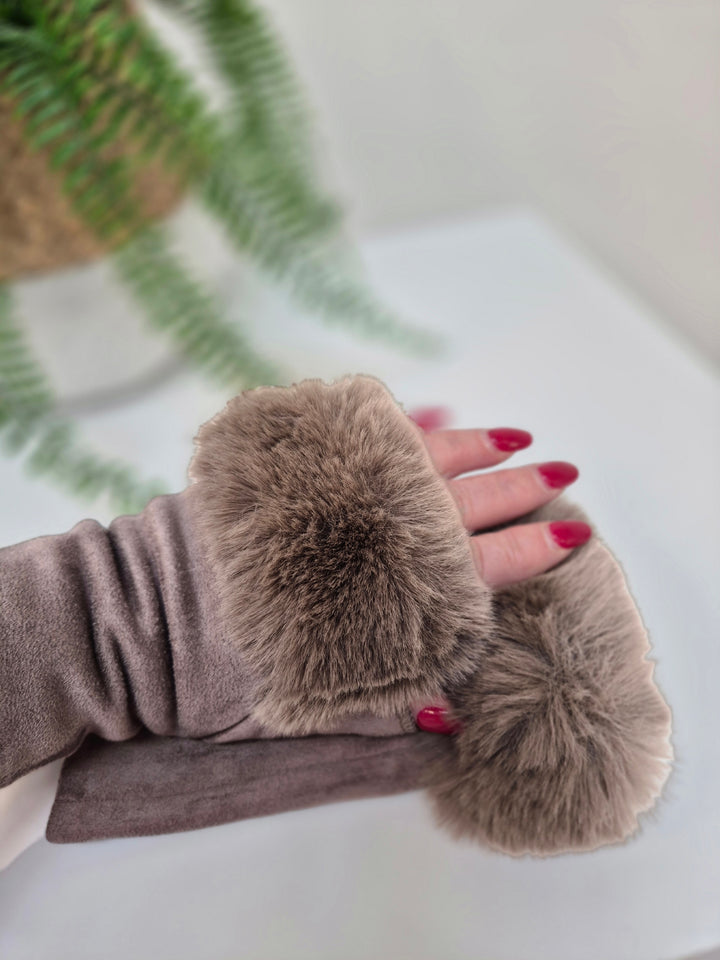 Oslo Faux Fur Fingerless Gloves - Mocha