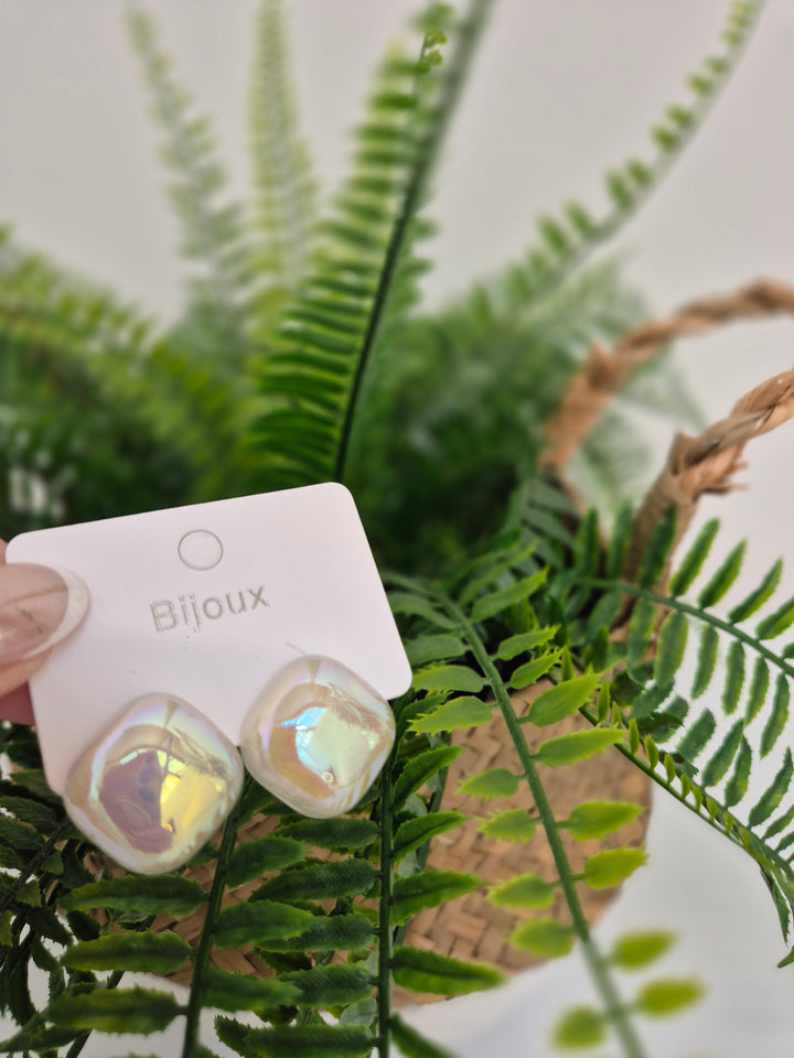 Mother of Pearl Earrings (Pierced)