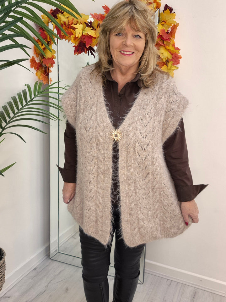 Vermont Super Soft & Fluffy Waistcoat (Oversized, fits from Size 16 up to Size 20/22) - Mochaccino