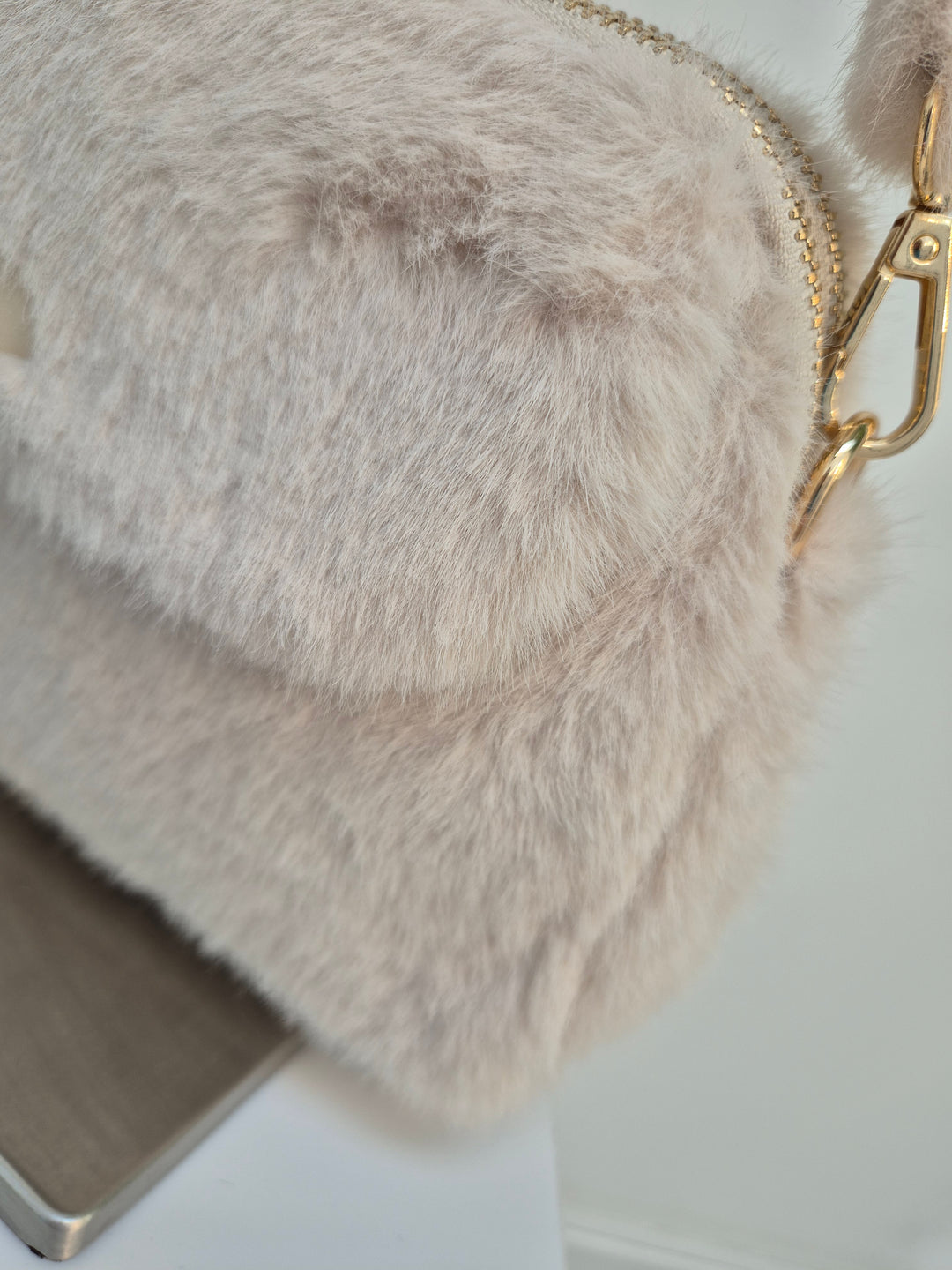 Oslo Faux Fur Bag - Latte
