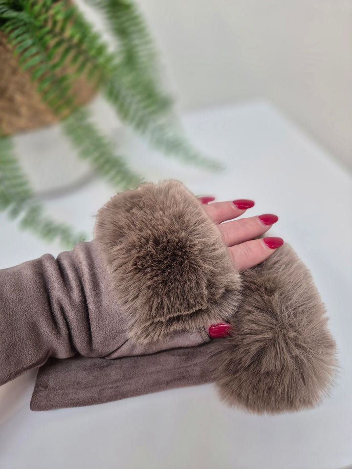 Oslo Faux Fur Fingerless Gloves - Mocha