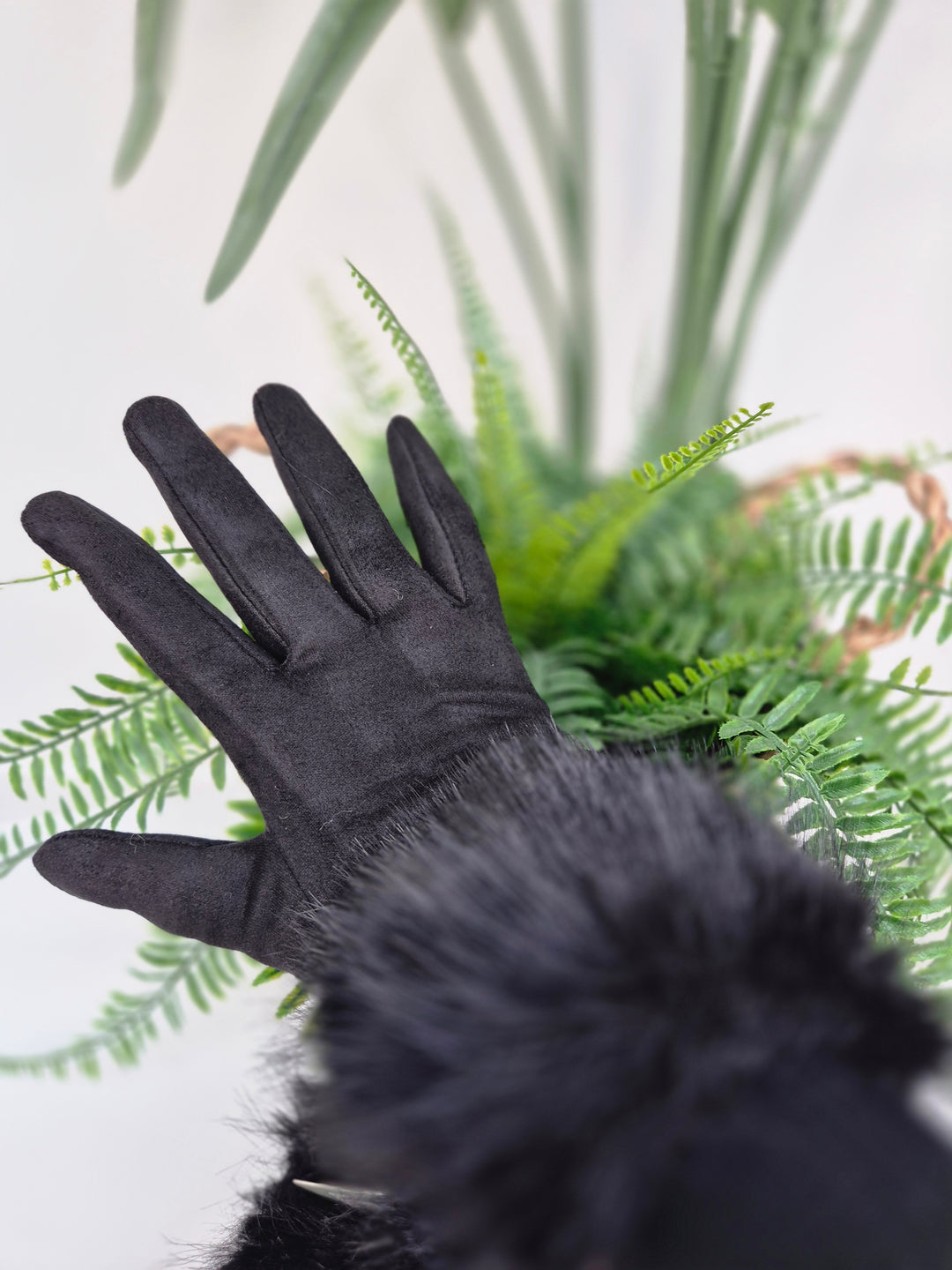 Oslo Gloves with Faux Fur - Black