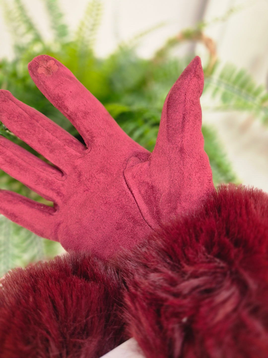 Oslo Gloves with Faux Fur - Wine