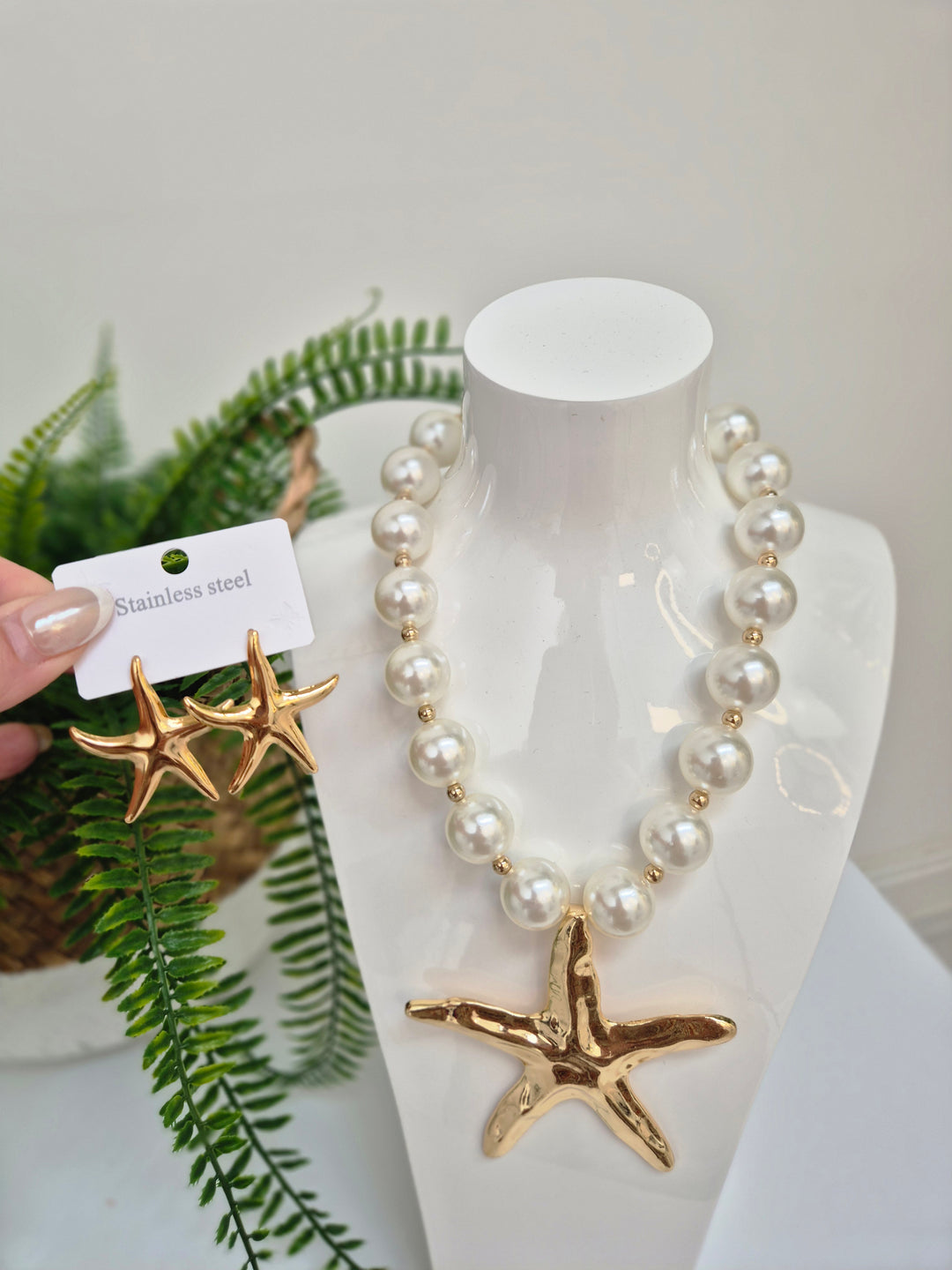 Starfish & Pearl Statement Necklace - Gold Tone