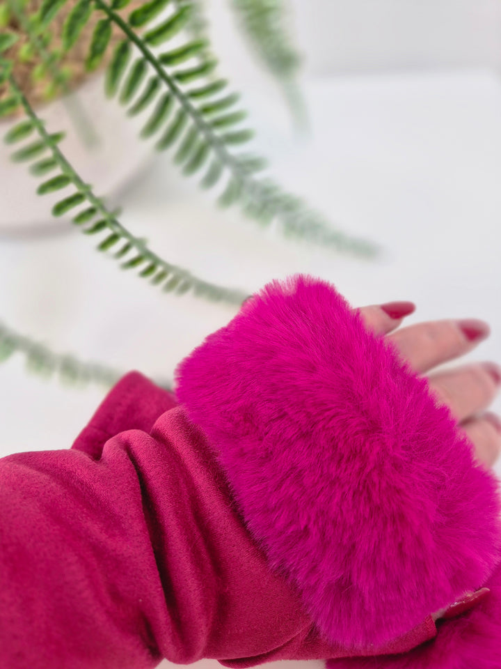 Oslo Faux Fur Fingerless Gloves - Hot Pink