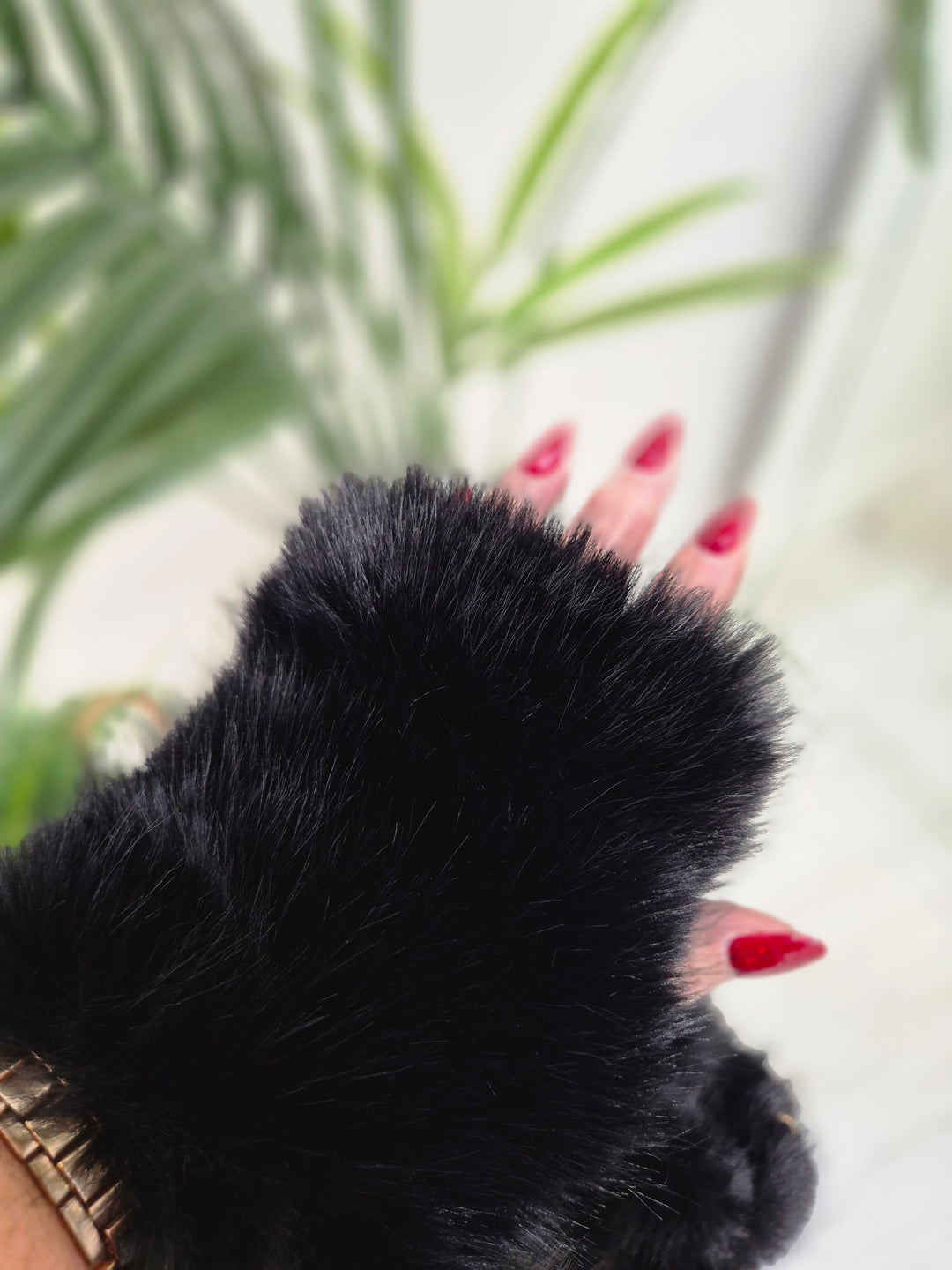 Oslo Faux Fur Fluffy Fingerless Gloves/Cuffs - Black