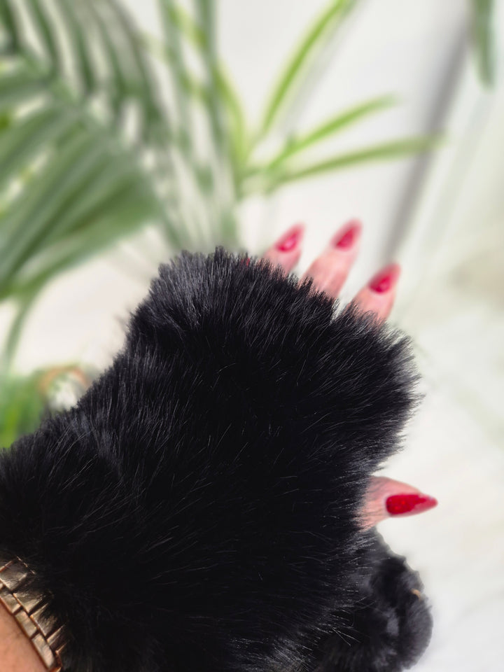 Oslo Faux Fur Fluffy Fingerless Gloves/Cuffs - Black