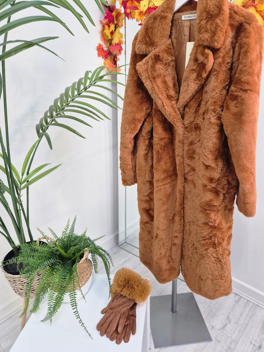 Oslo Gloves with Faux Fur - Tan