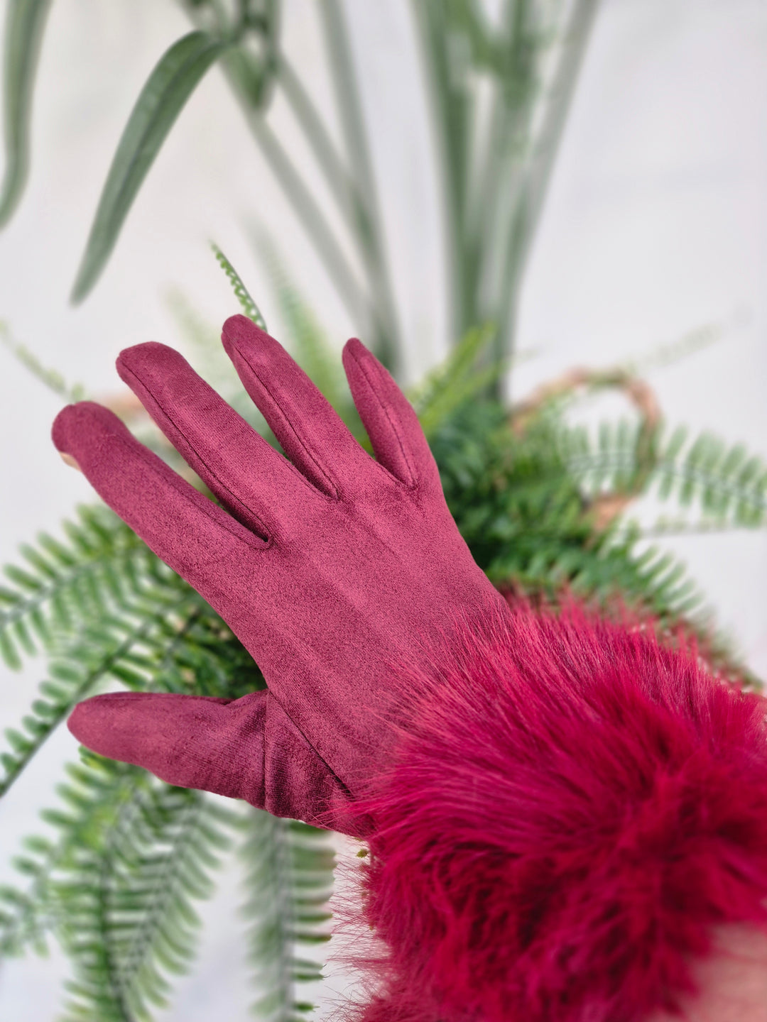 Oslo Gloves with Faux Fur - Berry