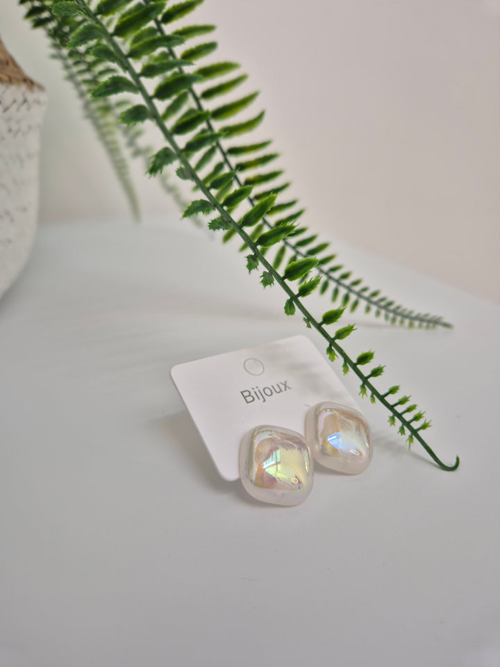 Mother of Pearl Earrings (Pierced)