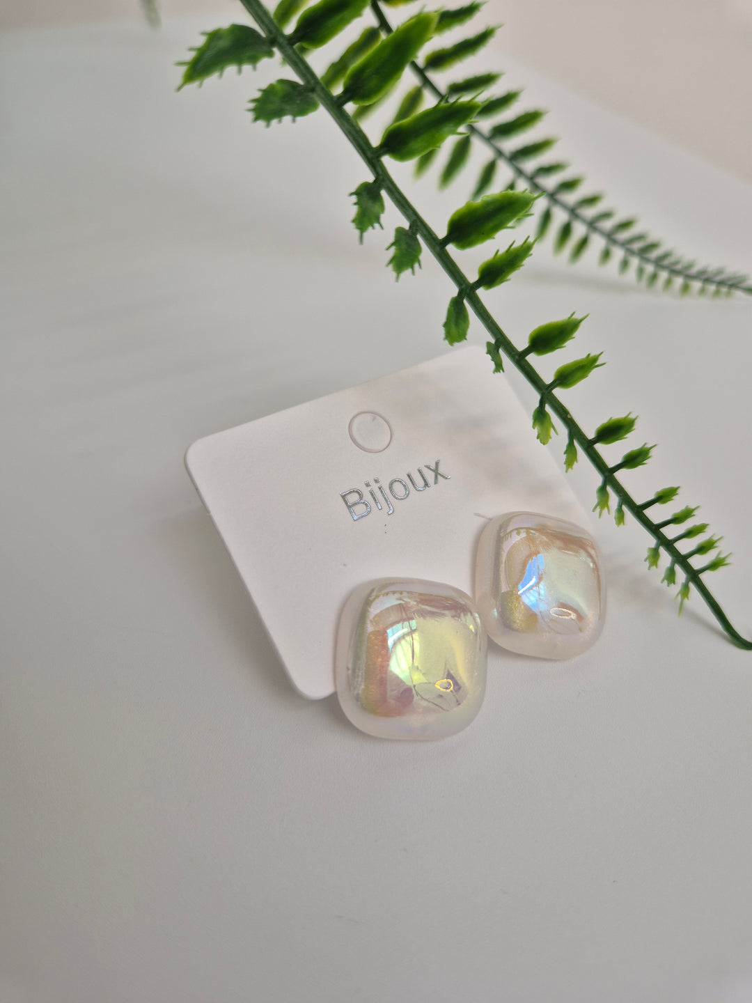 Mother of Pearl Earrings (Pierced)