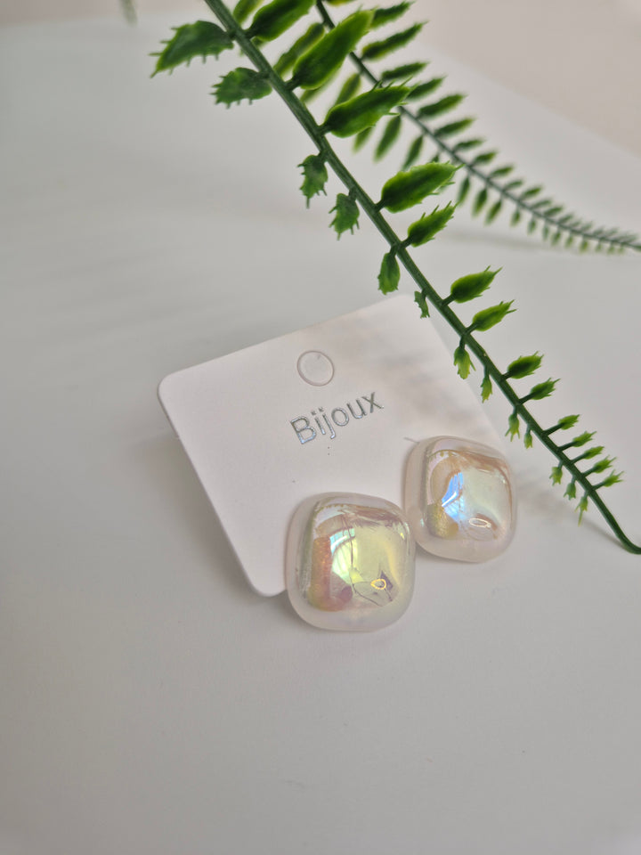 Mother of Pearl Earrings (Pierced)