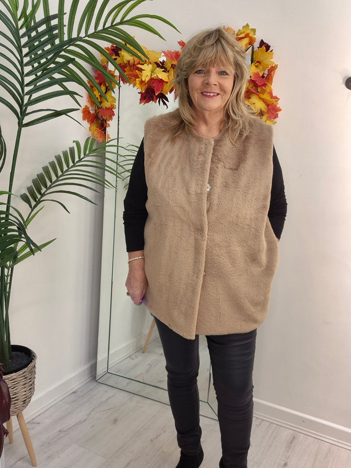 Oslo Faux Fur Gilet - Mochaccino (Curvy fits from 14 up to Size 20)