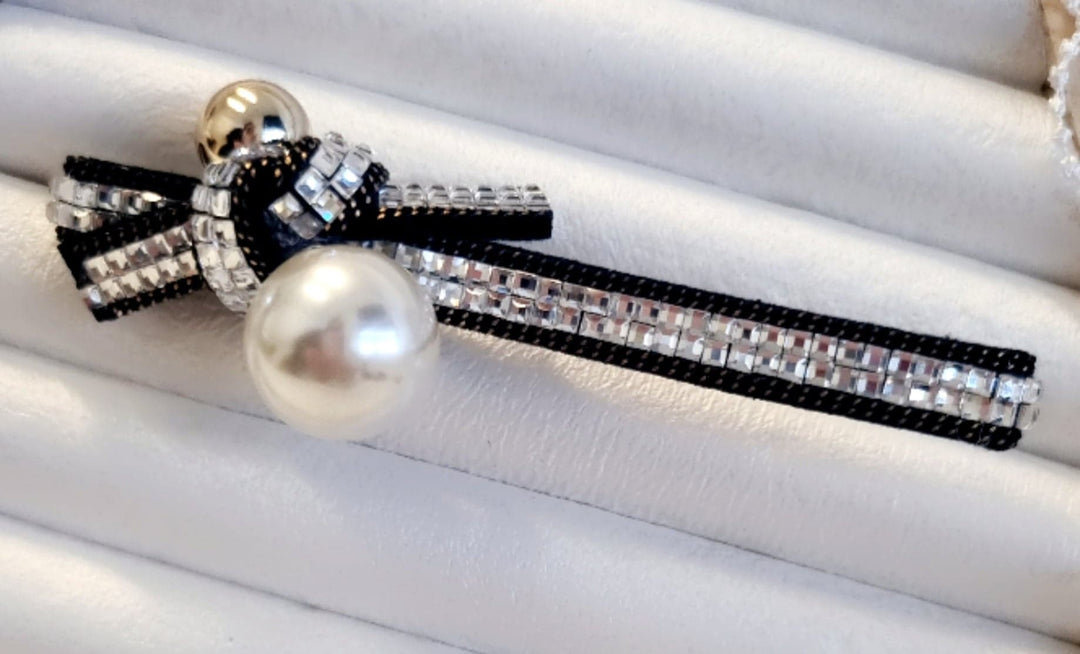 Large Pearl & Knot Hair Clip