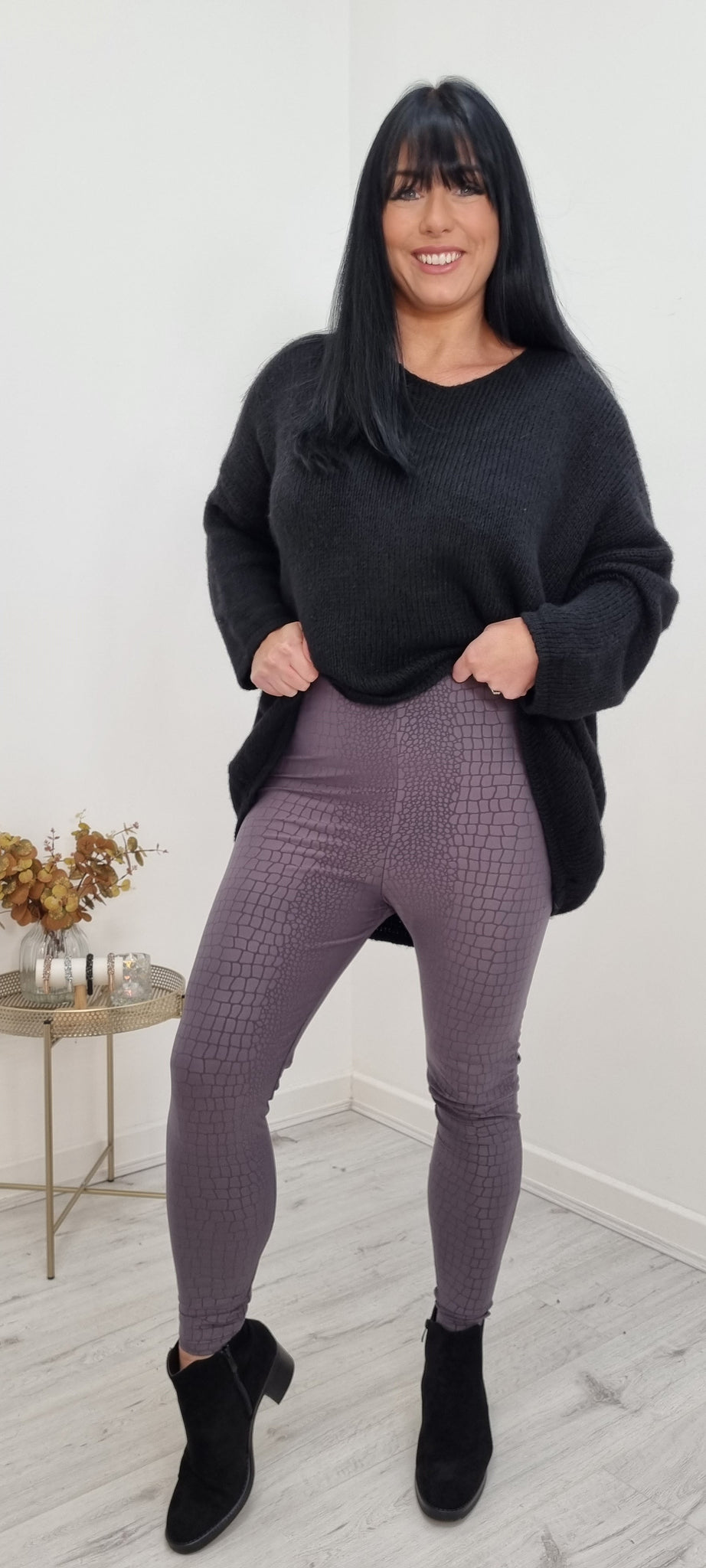 Mock Croc Leather Look Leggings – Queen Of Fashion