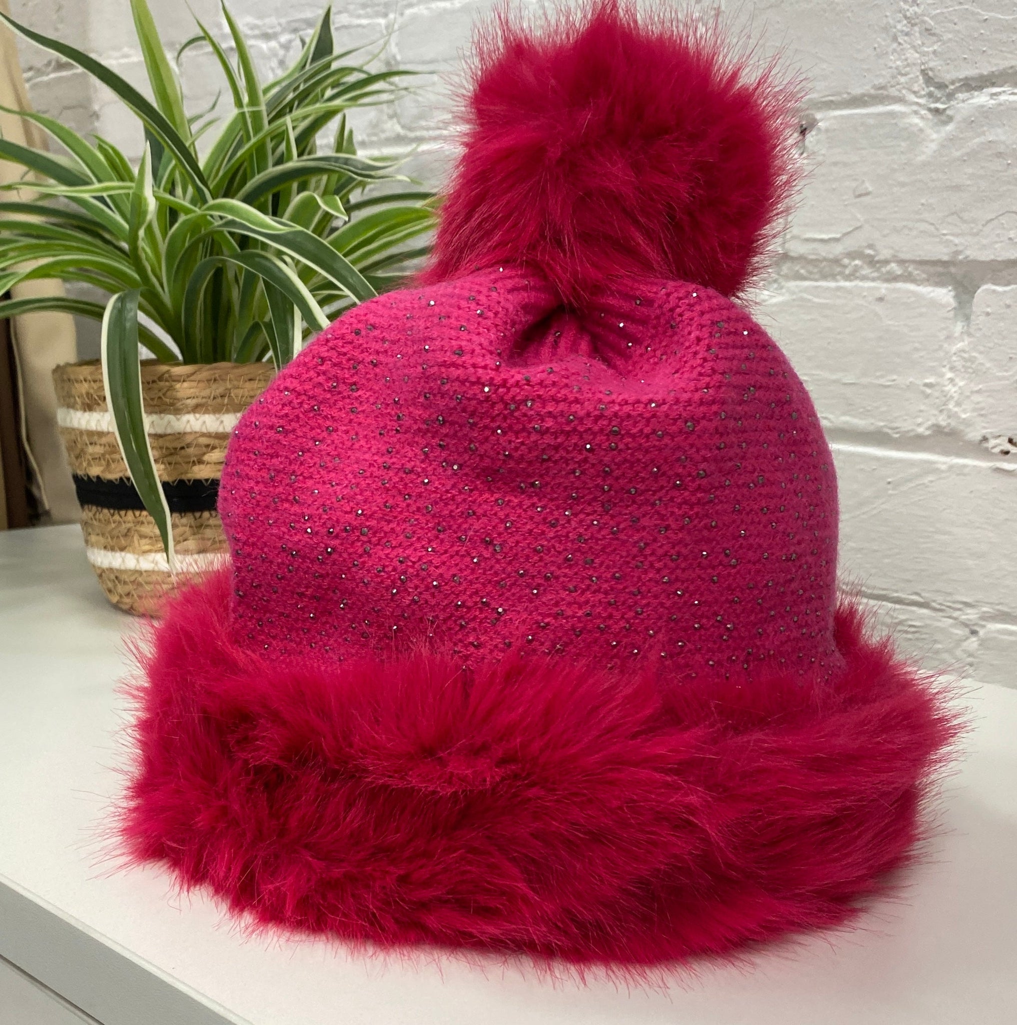Oslo Crystal Pom Pom Hat - Hot Pink