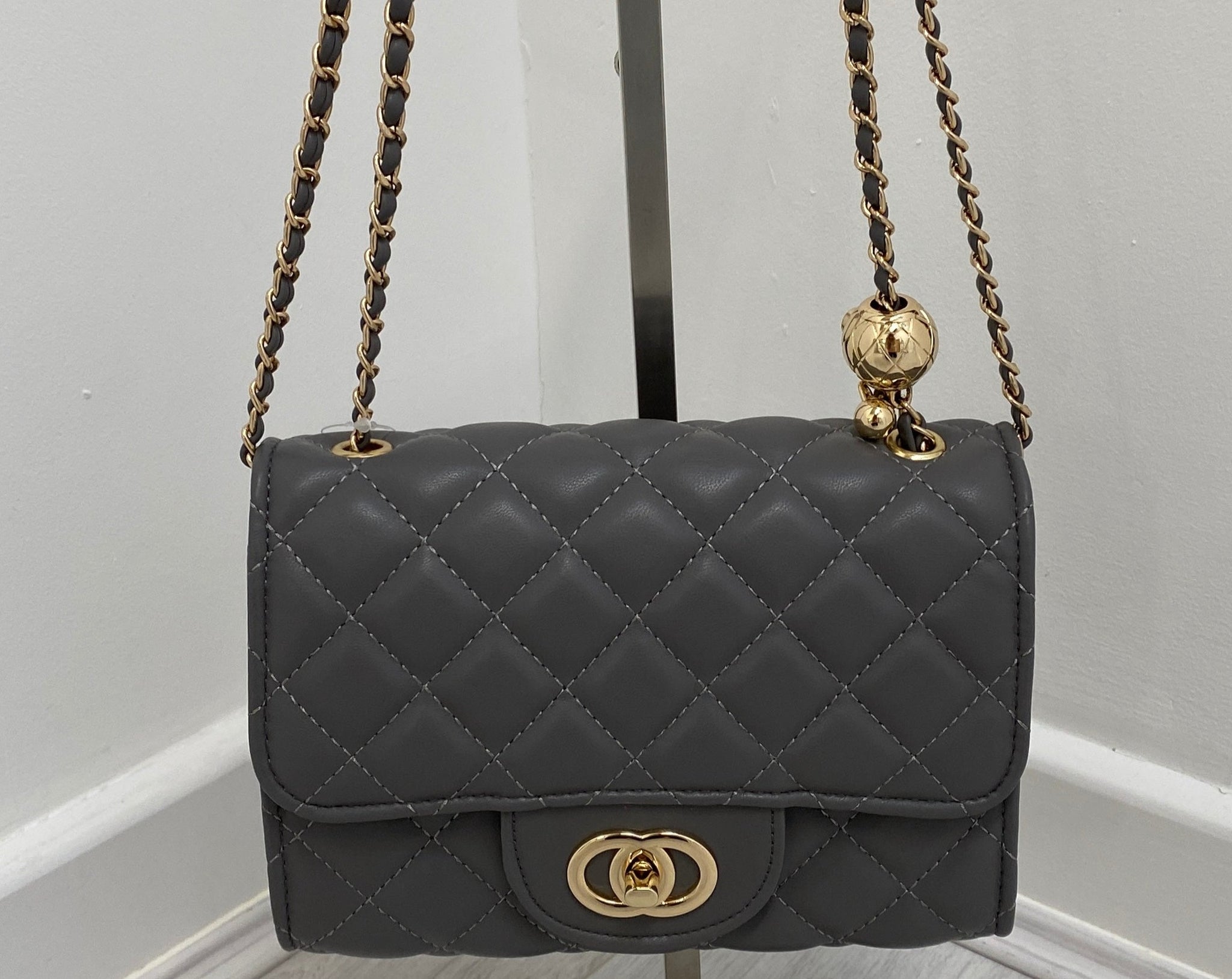 Coco Quilted Clasp Bag - Grey ( Small )