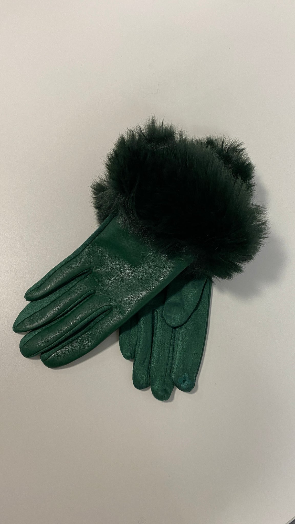 Oslo Leather Look Gloves - choose your colour