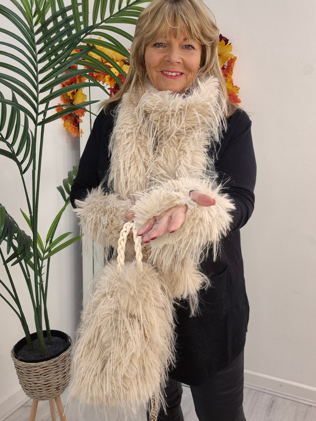 Oslo Faux Fur Shaggy Long Scarf - Cream