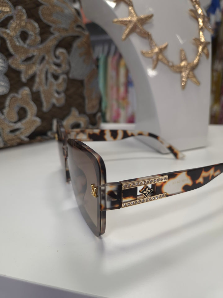 Sunglasses - Tortoise Shell Style with Crystals