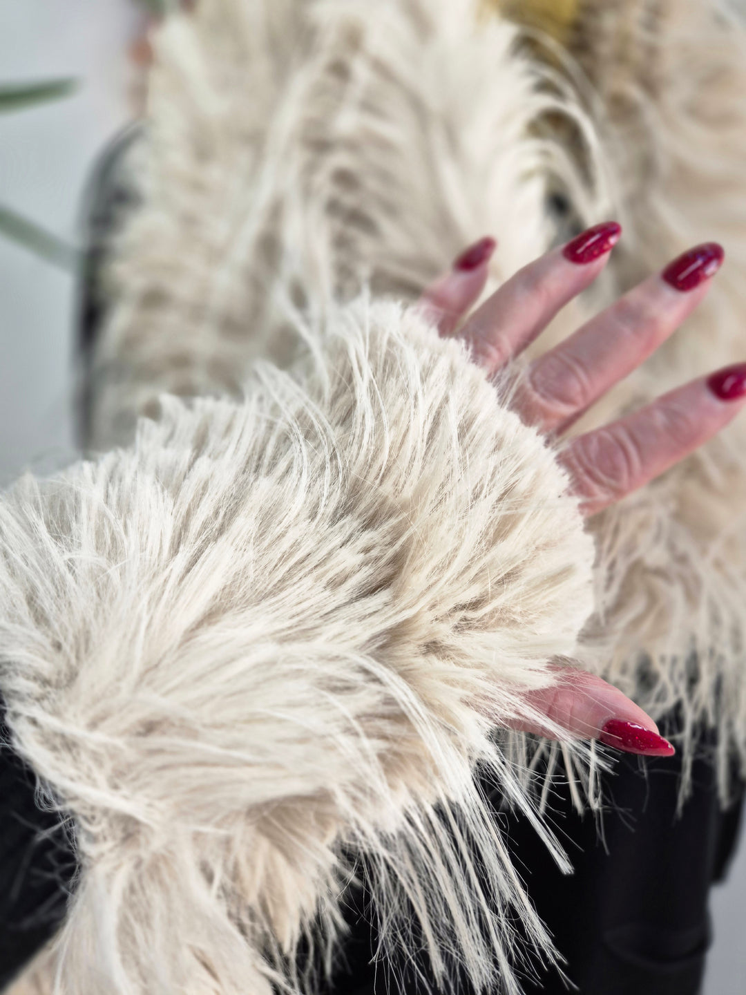 Oslo Faux Fur Shaggy Fingerless Gloves/Cuffs - Cream