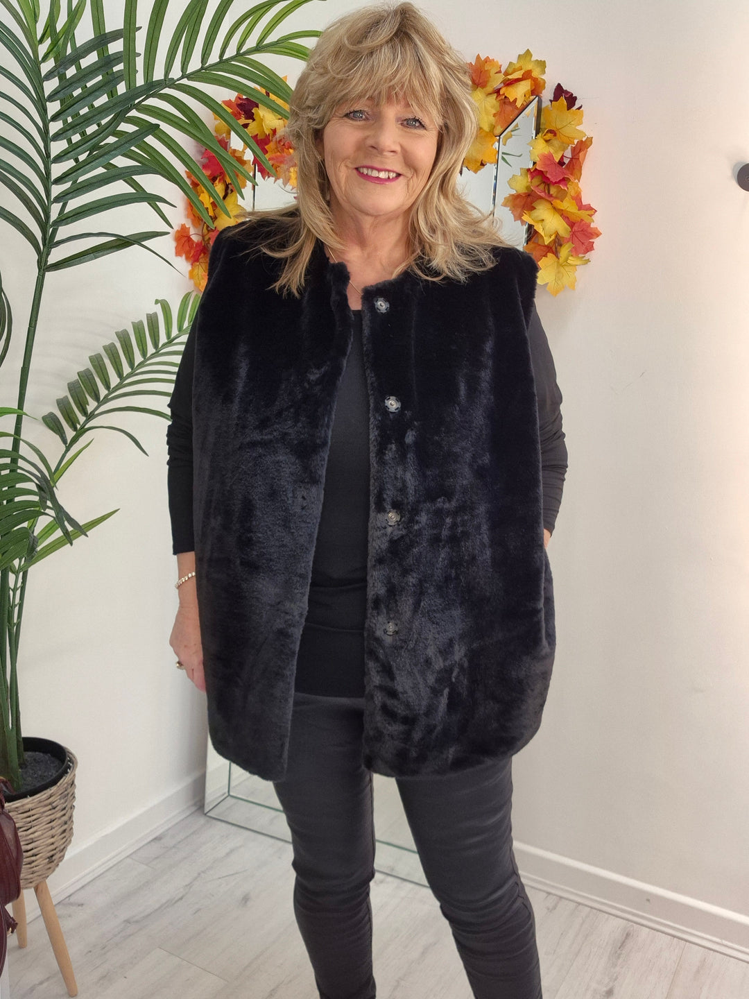 Oslo Faux Fur Gilet - Black (Curvy fits from 14 up to Size 20)