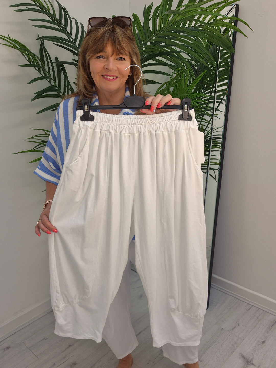 Kizzy Cocoon Pants - White (Curvy)