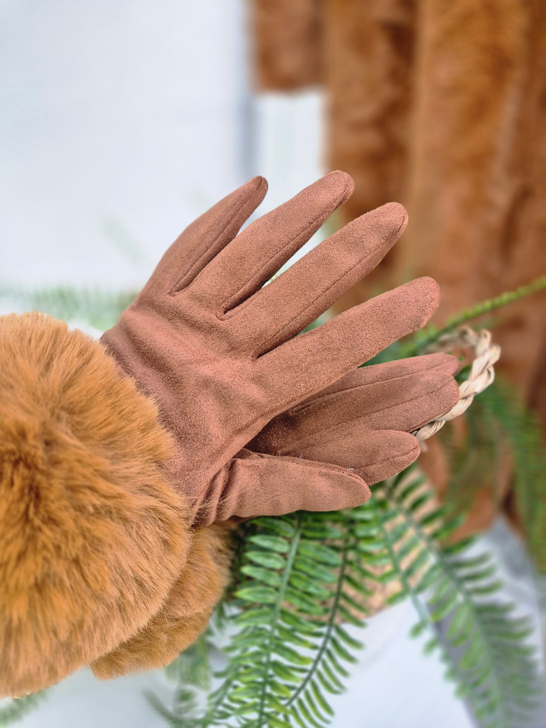 Oslo Gloves with Faux Fur - Tan