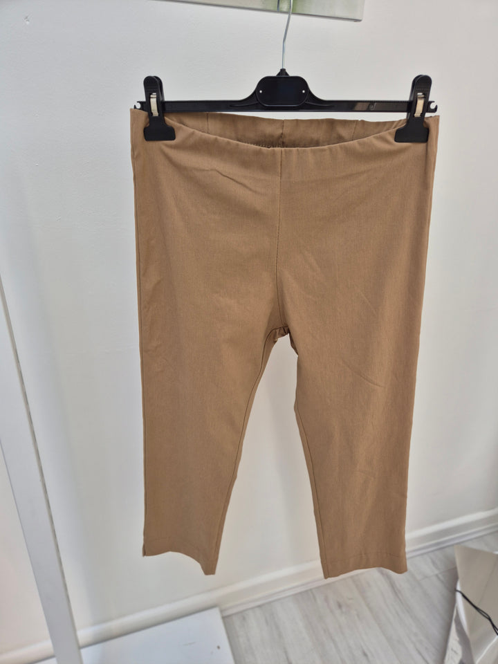Magic Pedal Pushers/Capri Pants - (choose your Colour & Size)