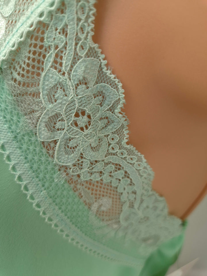 Linzi Lace Cami Top (Curvy) - (choose your Colour)
