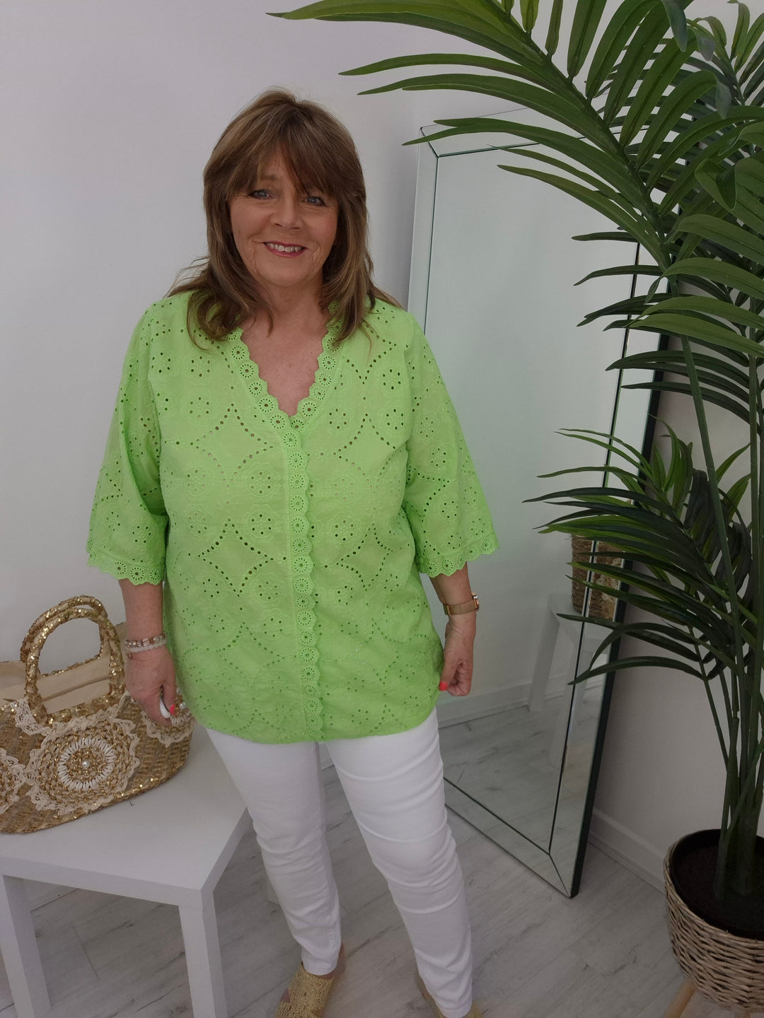 Billie Broderie Anglaise Blouse - (choose your Colour) (Curvy)