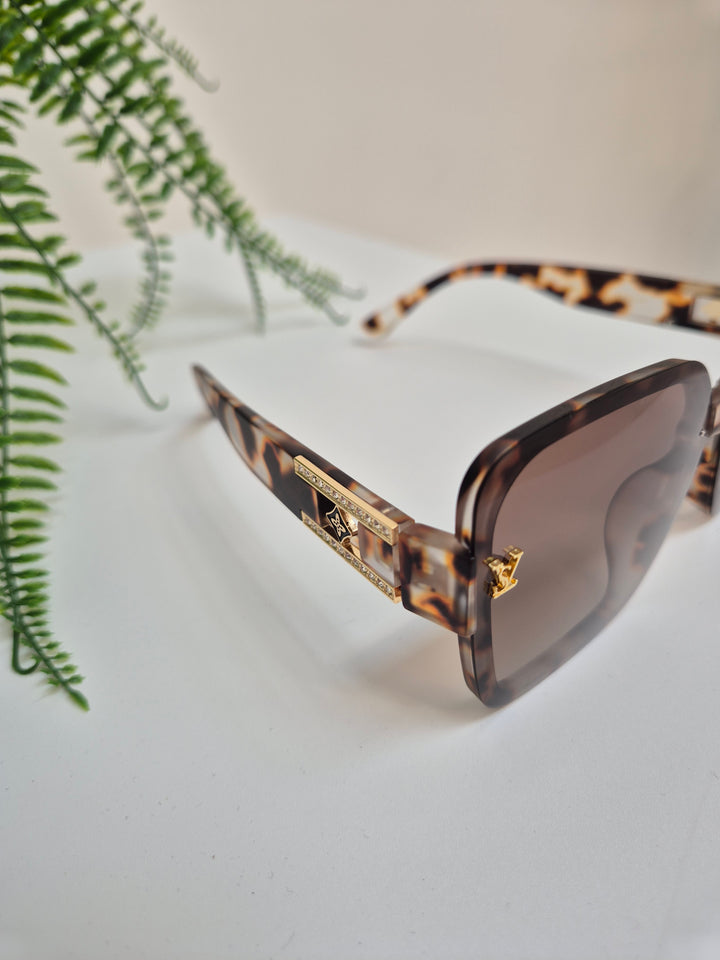 Sunglasses - Tortoise Shell Style with Crystals