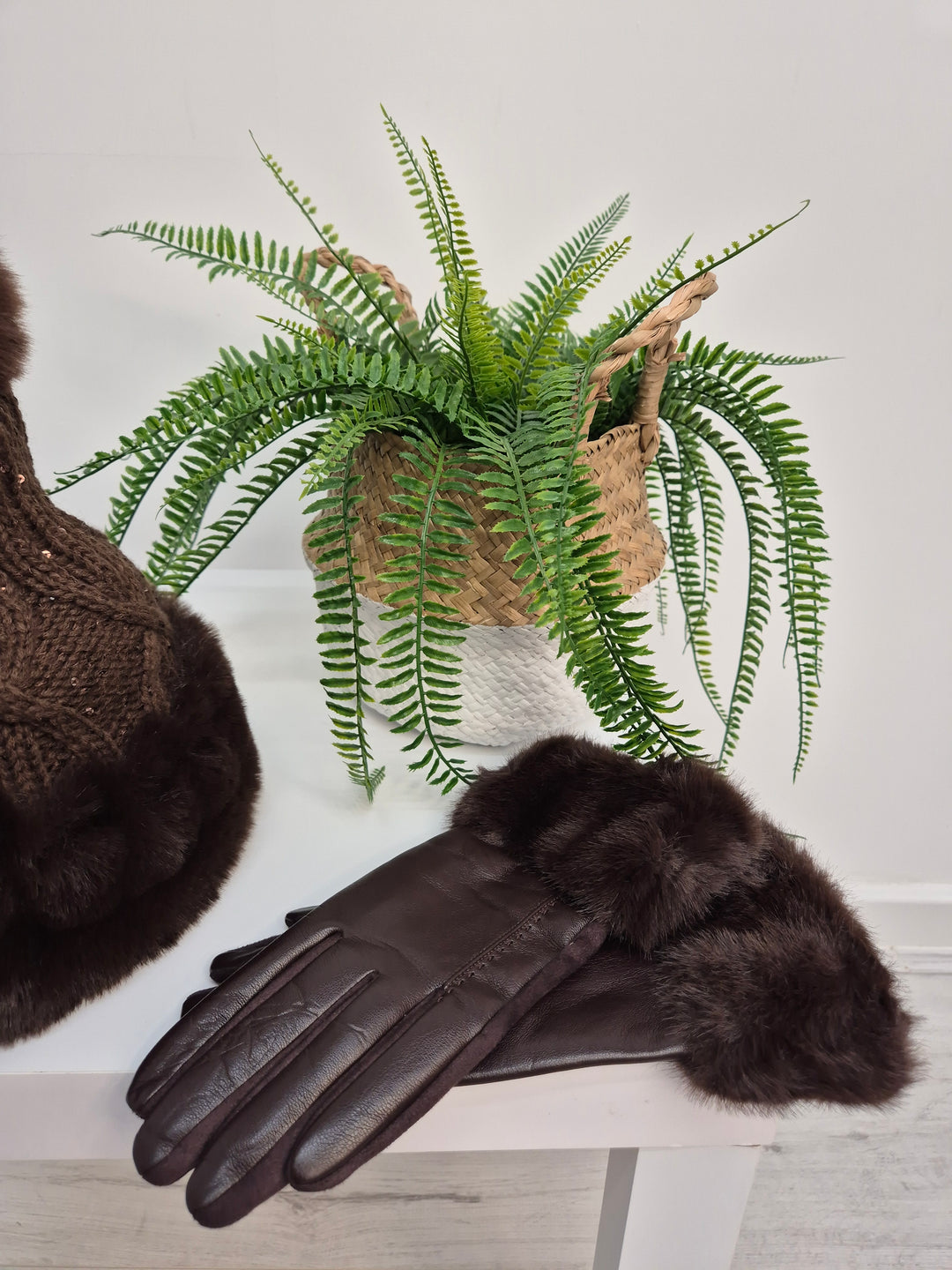 Oslo Gloves with Faux Leather & Faux Fur - Chocolate