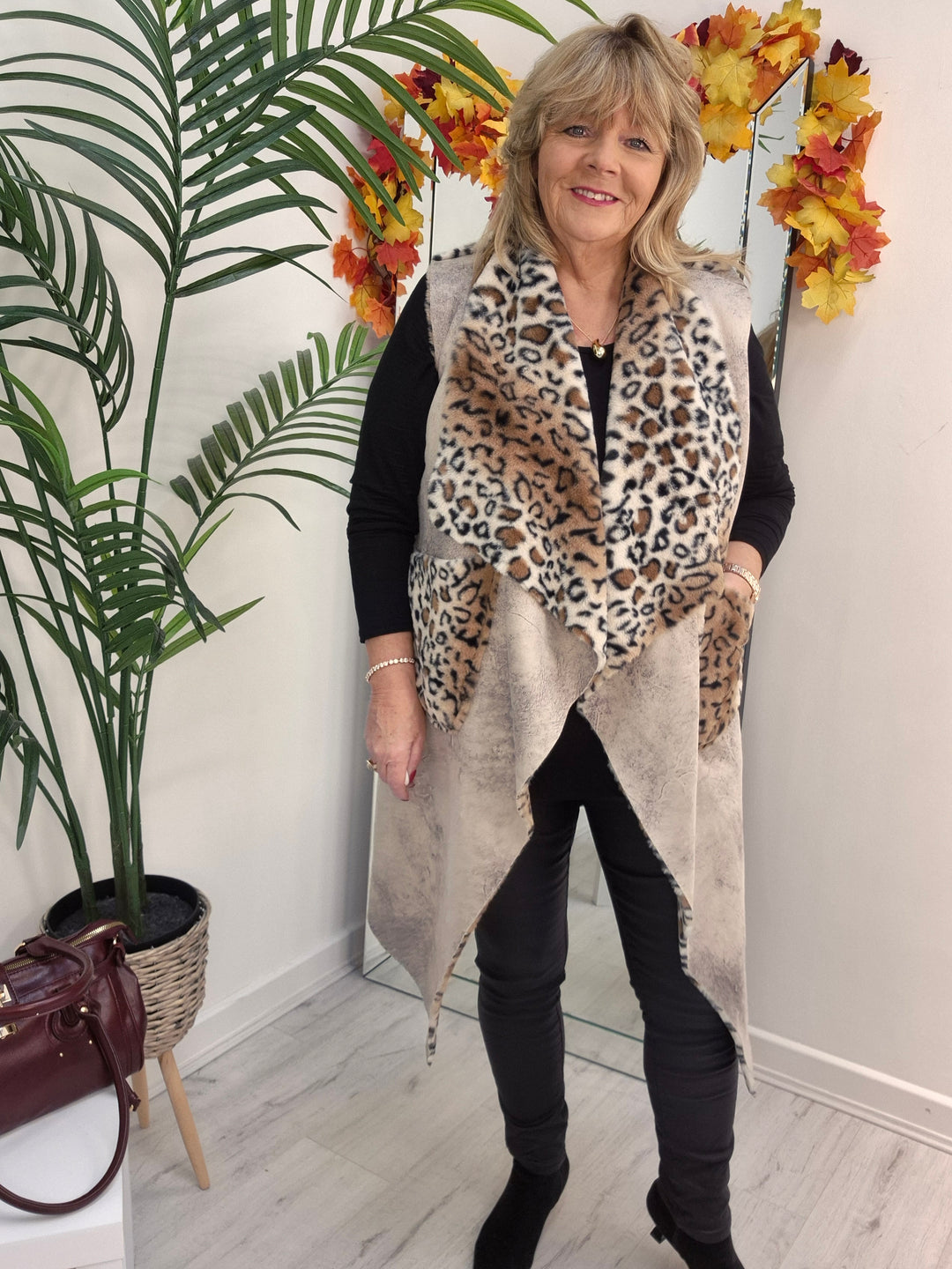 Oslo Faux Fur Reversible Gilet - Stone Leopard (Oversized, fitting from Size 12 up to Size 16)
