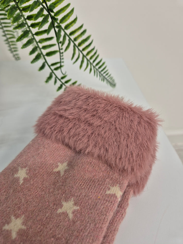 Oslo Cosy Fluffy Fur Fur Soft Socks - (Pink Stars)