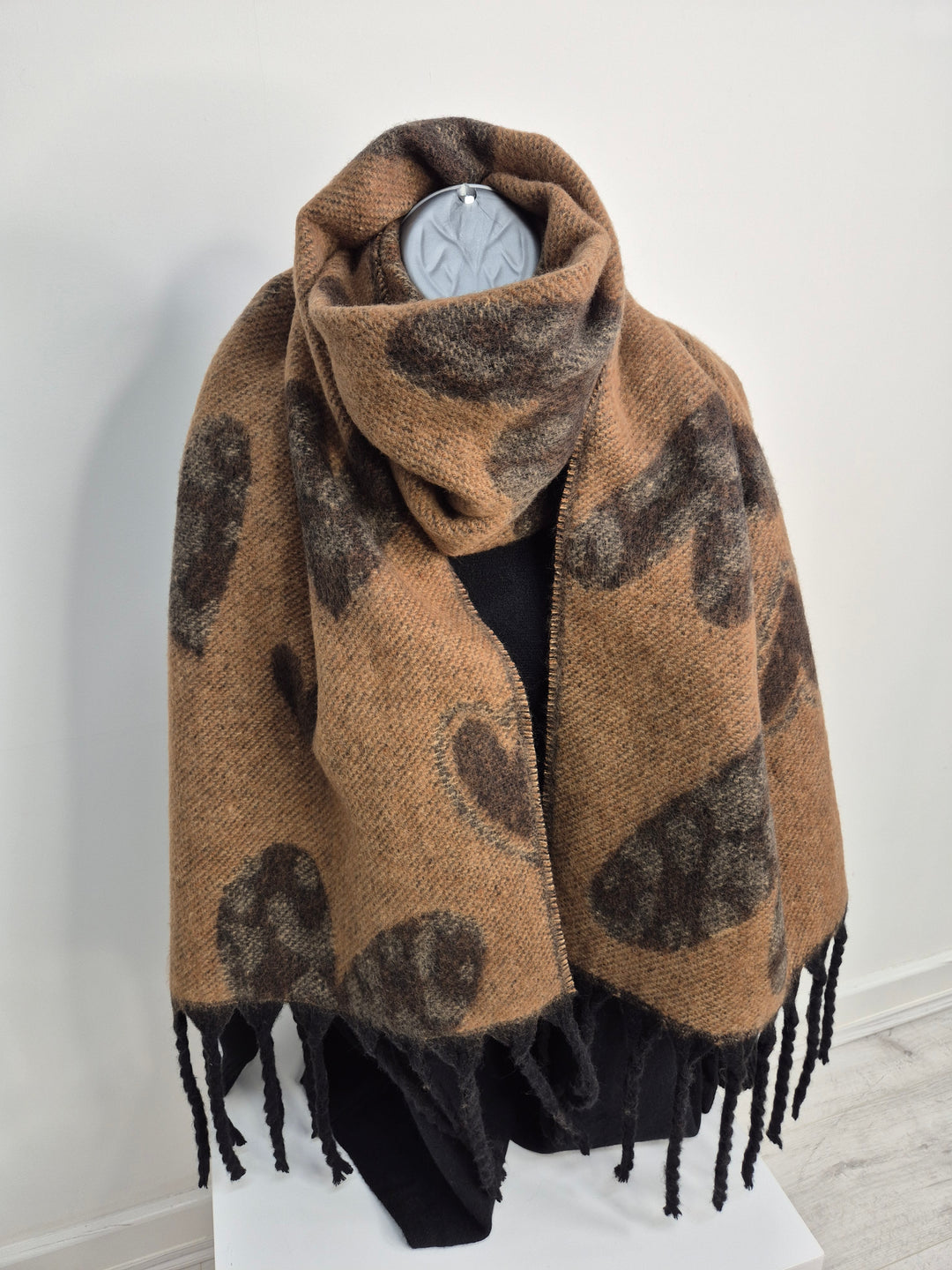 Hearts Oversized Reversible Blanket Super Soft Scarf - Black/Chocolate