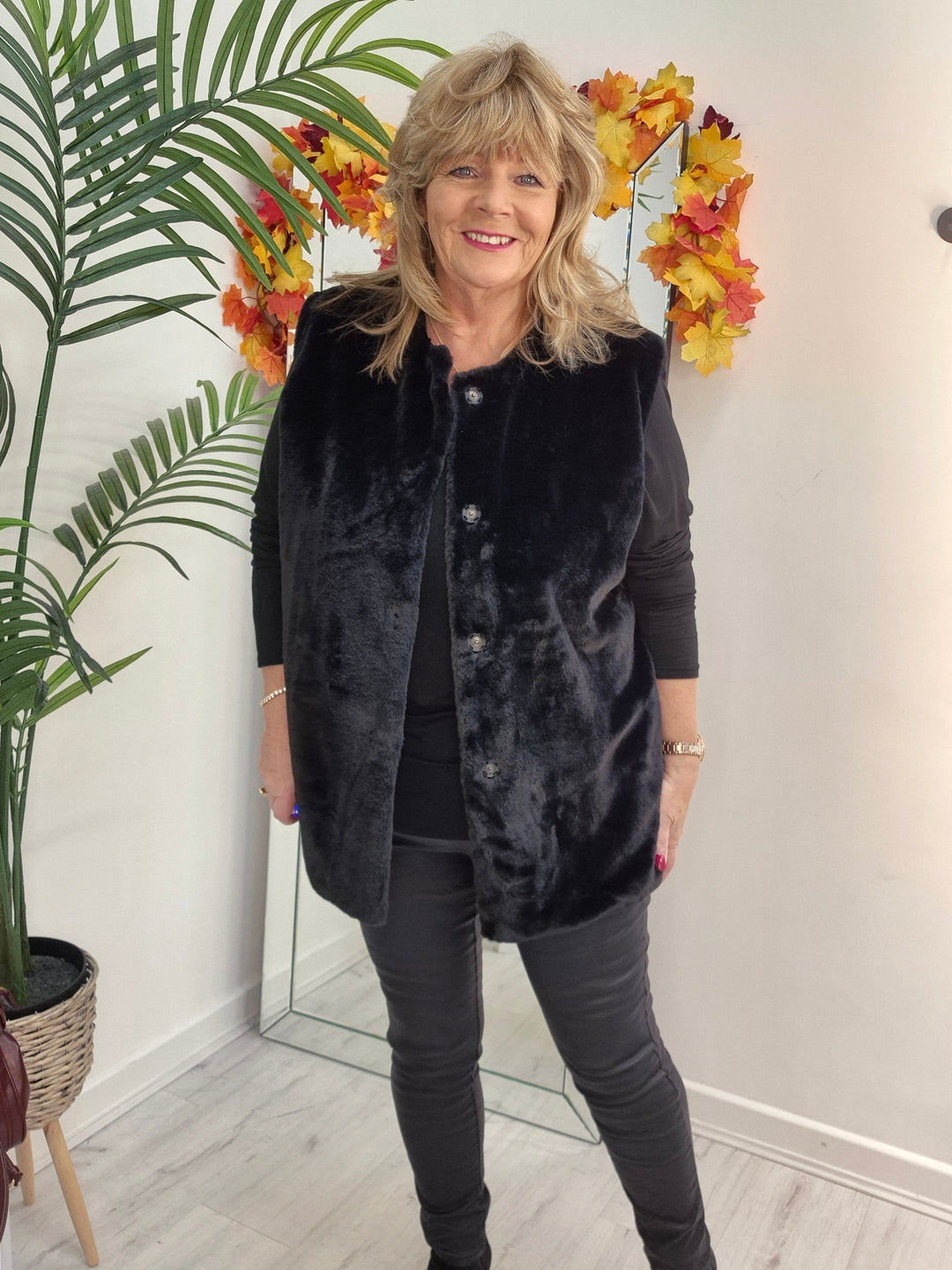 Oslo Faux Fur Gilet - Black (Curvy fits from 14 up to Size 20)