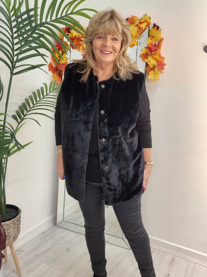 Oslo Faux Fur Gilet - Black (Curvy fits from 14 up to Size 20)