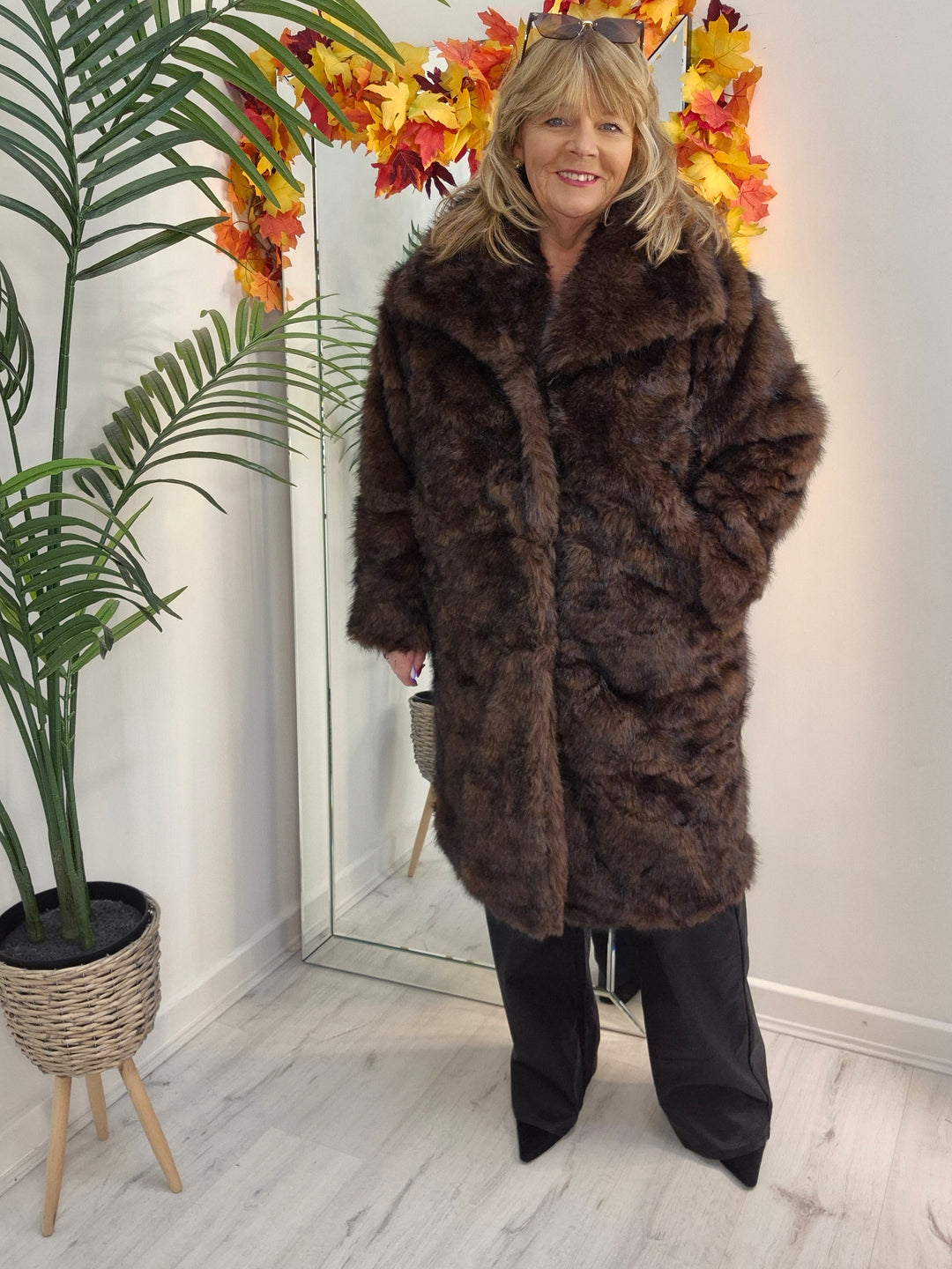 Oslo Faux Fur Coat - Chocolate/Dark Chocolate (One Size/Curvy - fitting from Size 16/18 to Size 20)