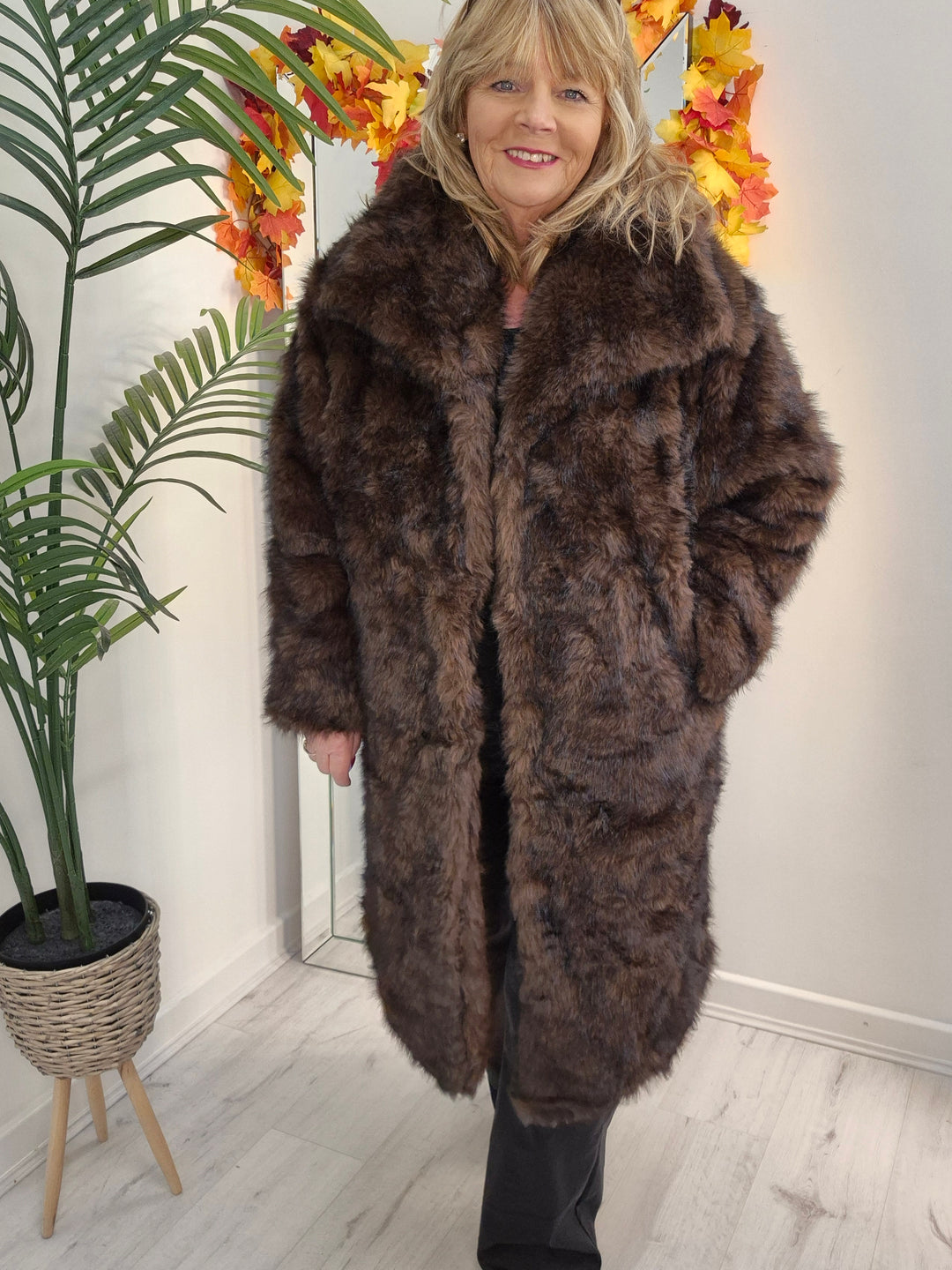 Oslo Faux Fur Coat - Chocolate/Dark Chocolate (One Size/Curvy - fitting from Size 16/18 to Size 20)