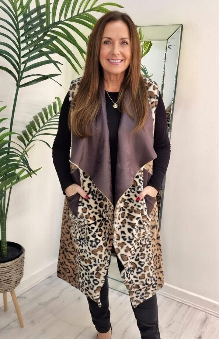 Oslo Faux Fur Reversible Gilet - Chocolate Leopard (Oversized, fitting from Size 12 up to Size 16)